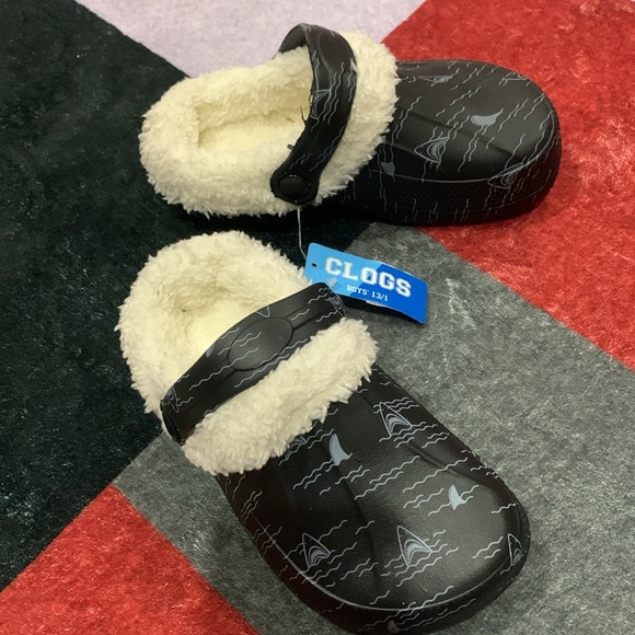 Clogs - Picture 3 of 4